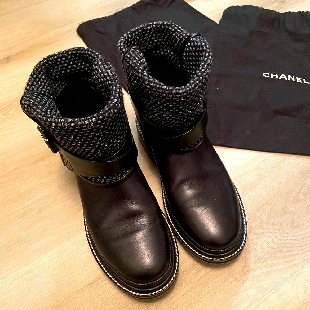 Stunning Chanel boots - Picture 2 of 16